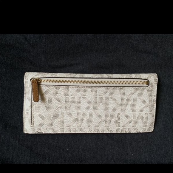 MK Wallet - Picture 2 of 4